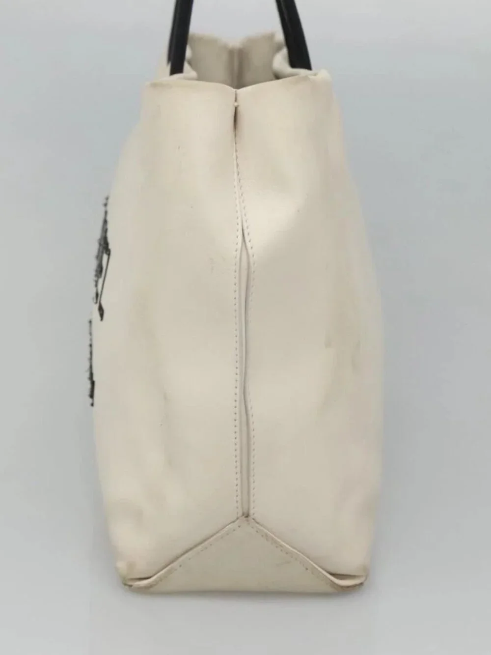 CHANEL Tote Bag Leather White Silver CC Auth ac3702